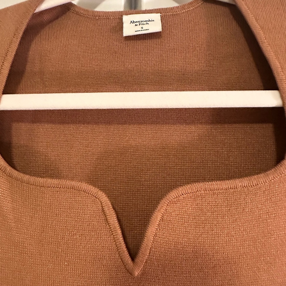 Abercrombie Cropped Sweater - Picture 4 of 5